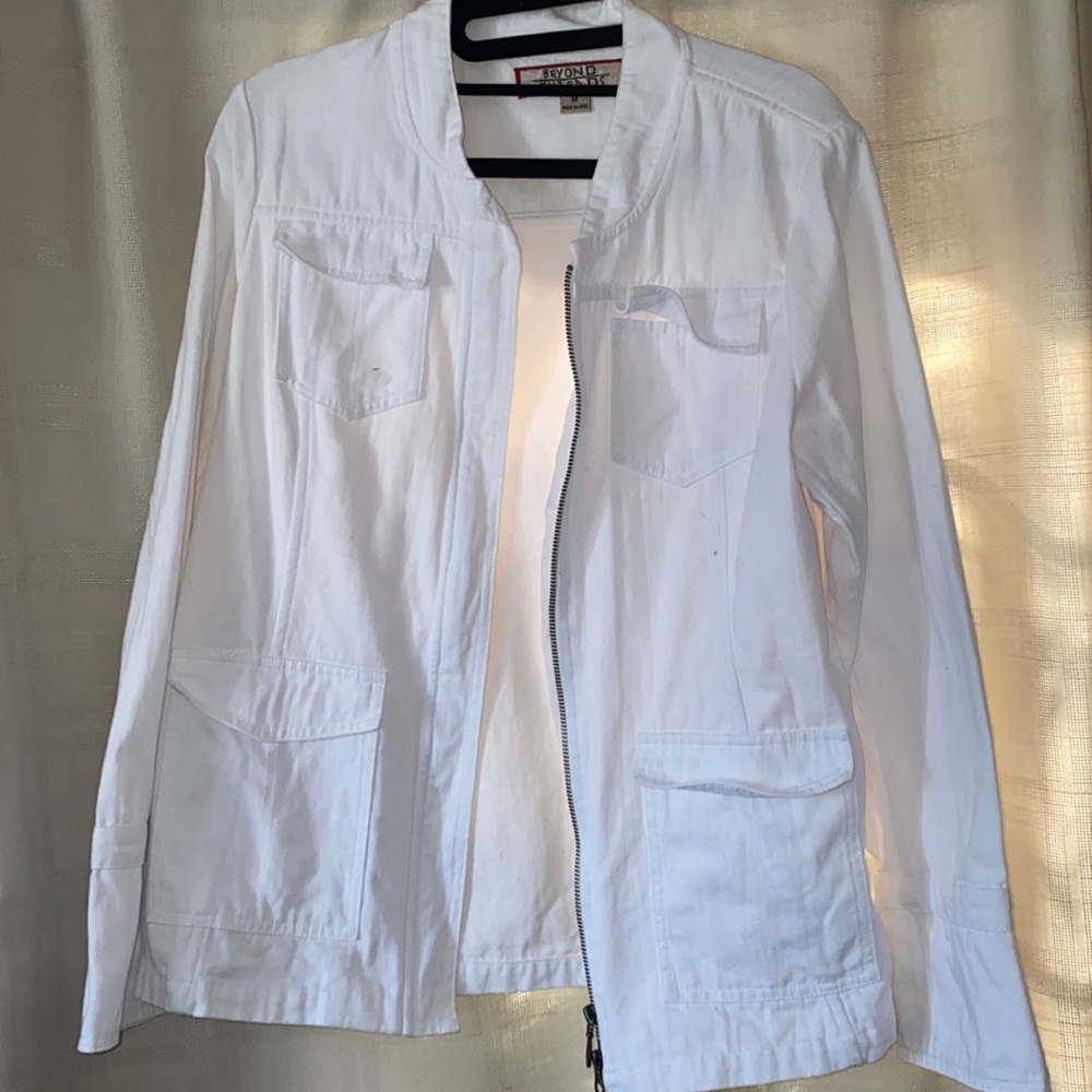 Beyond Threads White Cotton Jacket Medium